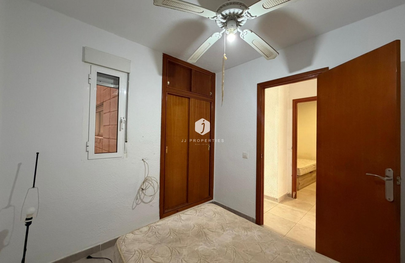 Resale - Apartment / flat -
Torrevieja - Playa de los Locos