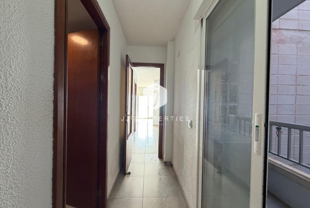 Resale - Apartment / flat -
Torrevieja - Playa de los Locos