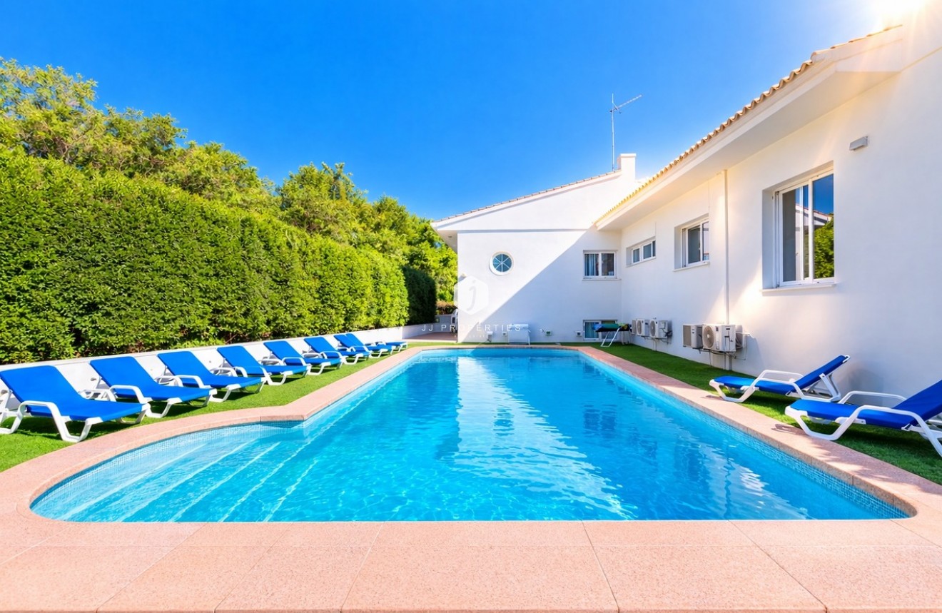 Resale - Villa -
Dehesa de Campoamor - Costa Blanca