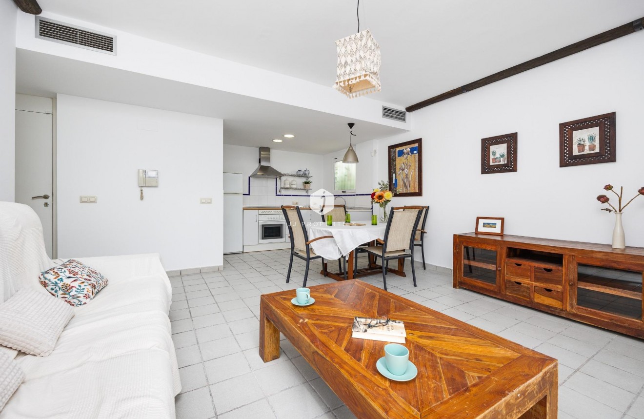 Z drugiej ręki - Mieszkanie w bloku -
Orihuela Costa