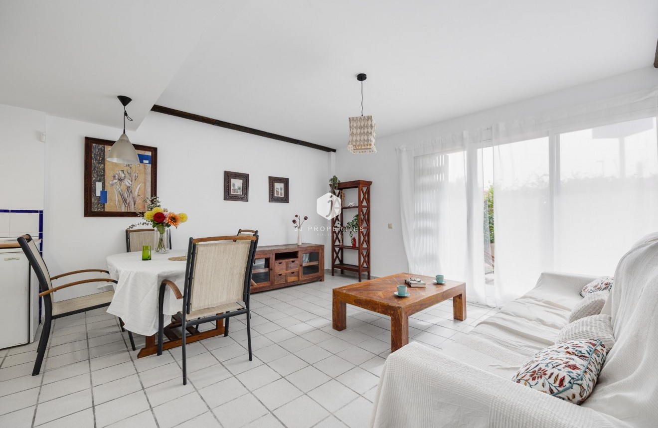 Z drugiej ręki - Mieszkanie w bloku -
Orihuela Costa