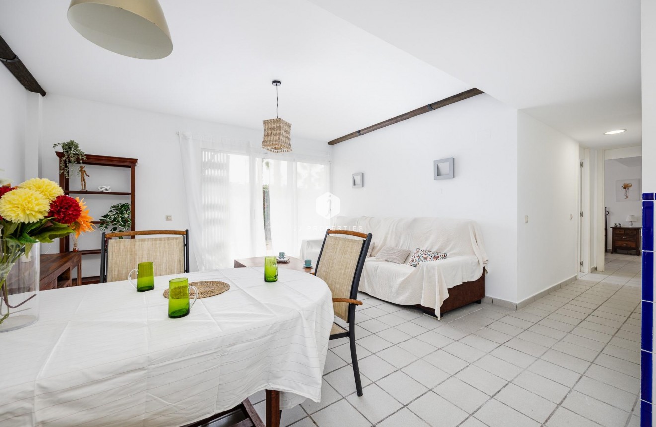 Z drugiej ręki - Mieszkanie w bloku -
Orihuela Costa