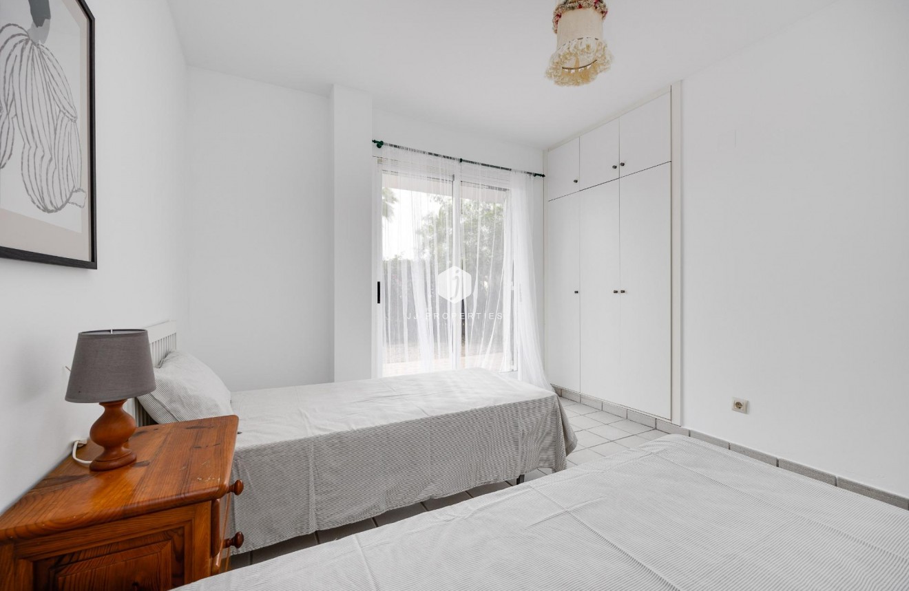 Z drugiej ręki - Mieszkanie w bloku -
Orihuela Costa