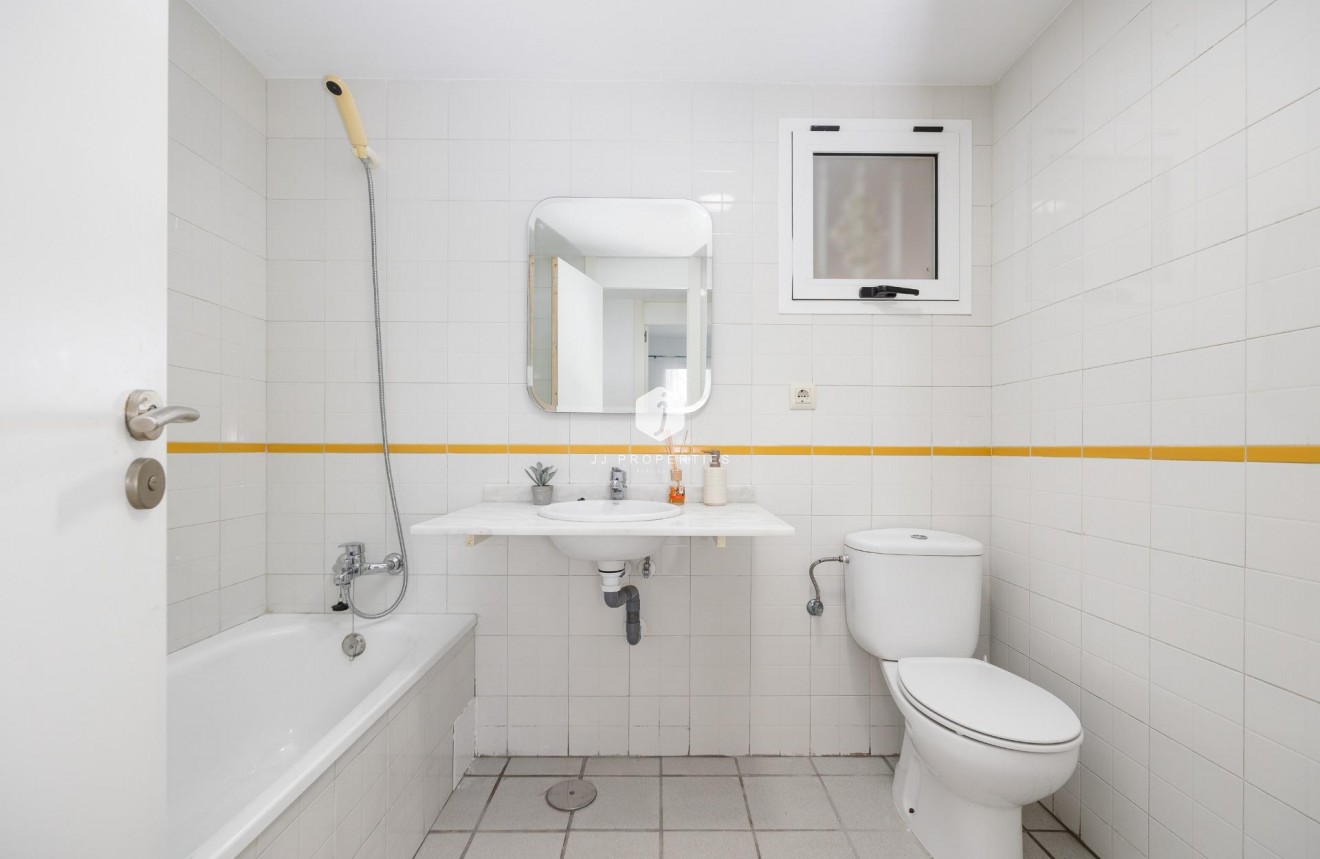 Z drugiej ręki - Mieszkanie w bloku -
Orihuela Costa