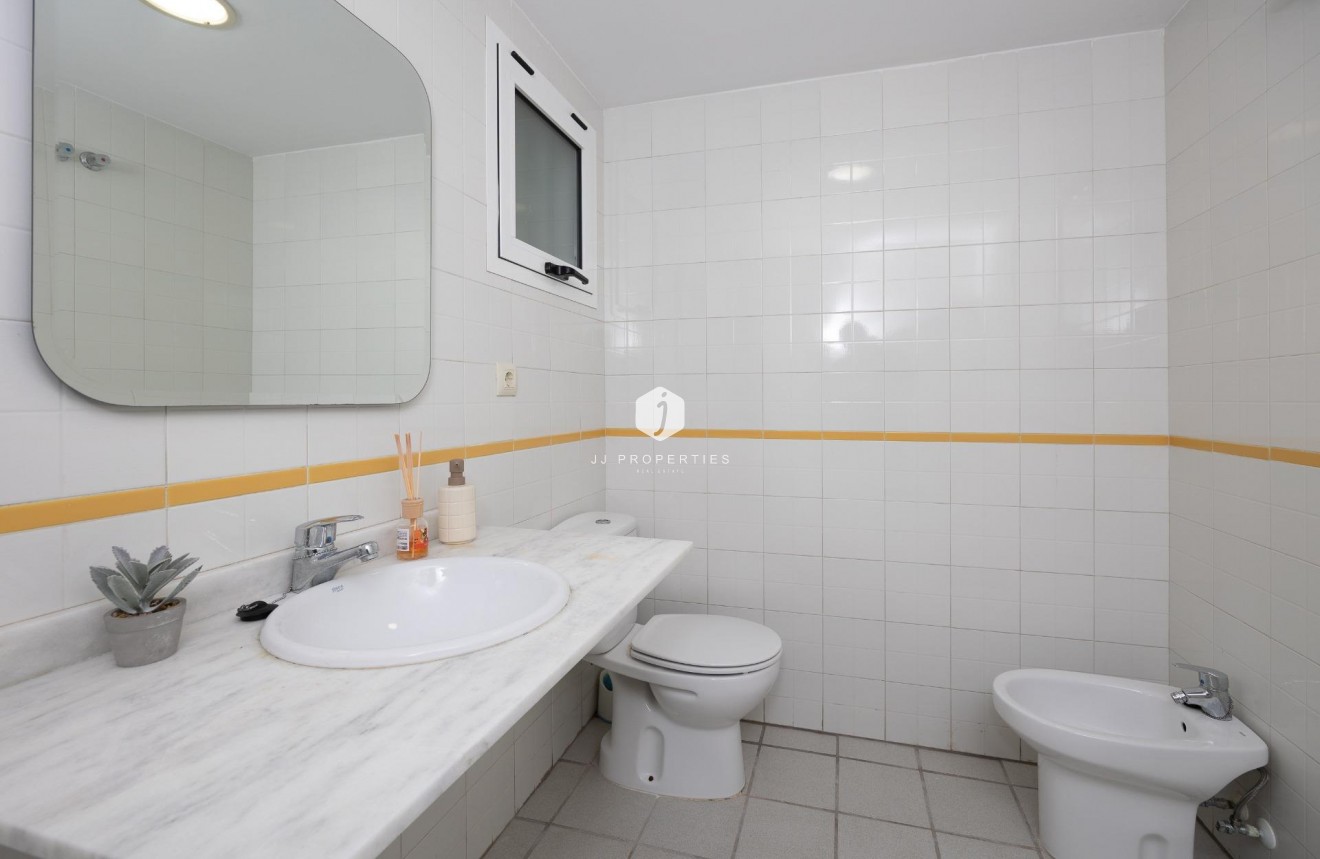 Z drugiej ręki - Mieszkanie w bloku -
Orihuela Costa