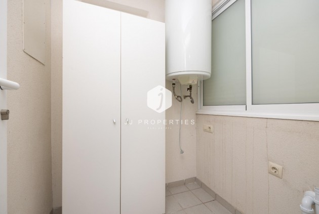 Z drugiej ręki - Mieszkanie w bloku -
Orihuela Costa