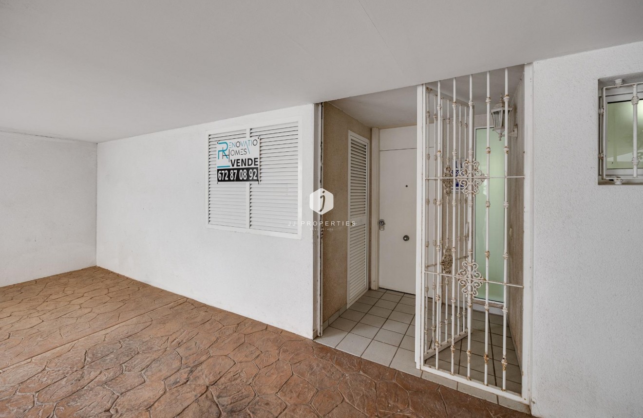 Z drugiej ręki - Mieszkanie w bloku -
Orihuela Costa