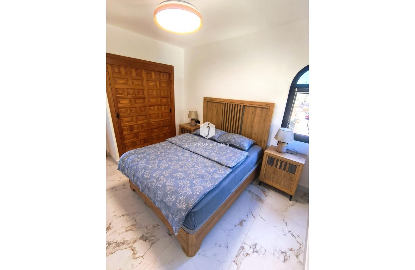 Resale - Apartment / flat -
Torrevieja - Cabo cervera