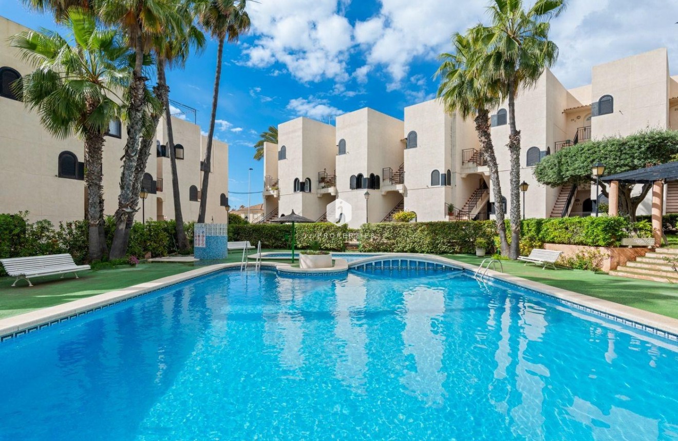 Resale - Apartment / flat -
Torrevieja - Cabo cervera