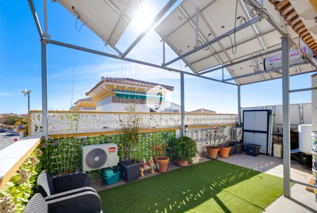 Resale - Chalet -
Torrevieja - aguas nuevas