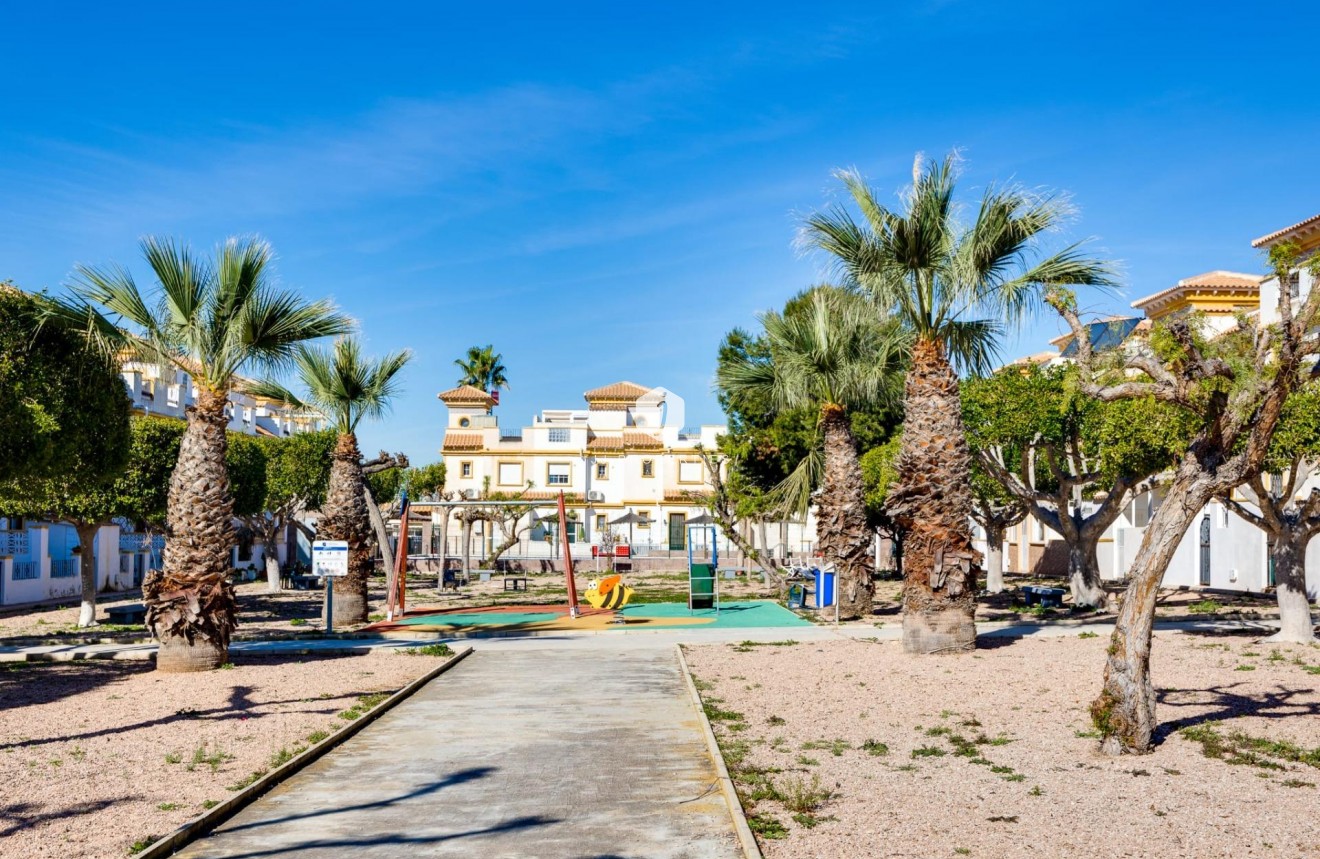 Resale - Chalet -
Torrevieja - aguas nuevas