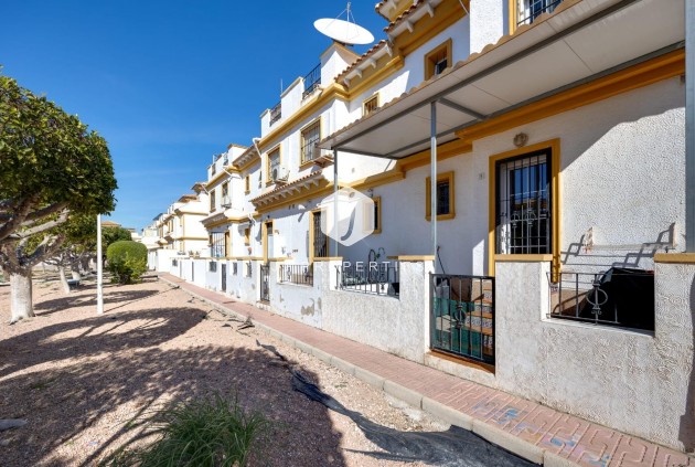 Resale - Chalet -
Torrevieja - aguas nuevas