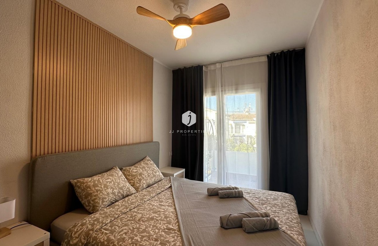 Resale - Bungalow -
Torrevieja - Los Balcones