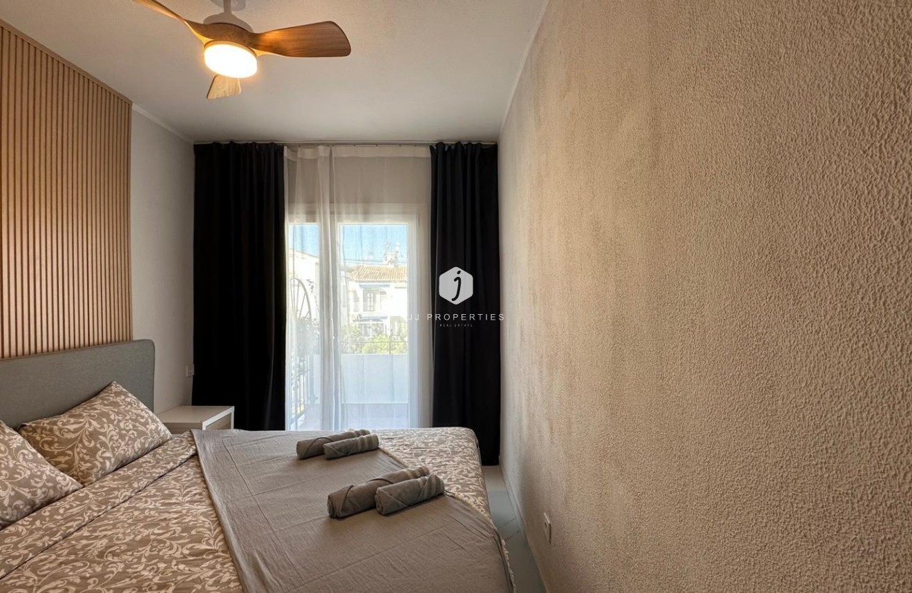 Resale - Bungalow -
Torrevieja - Los Balcones