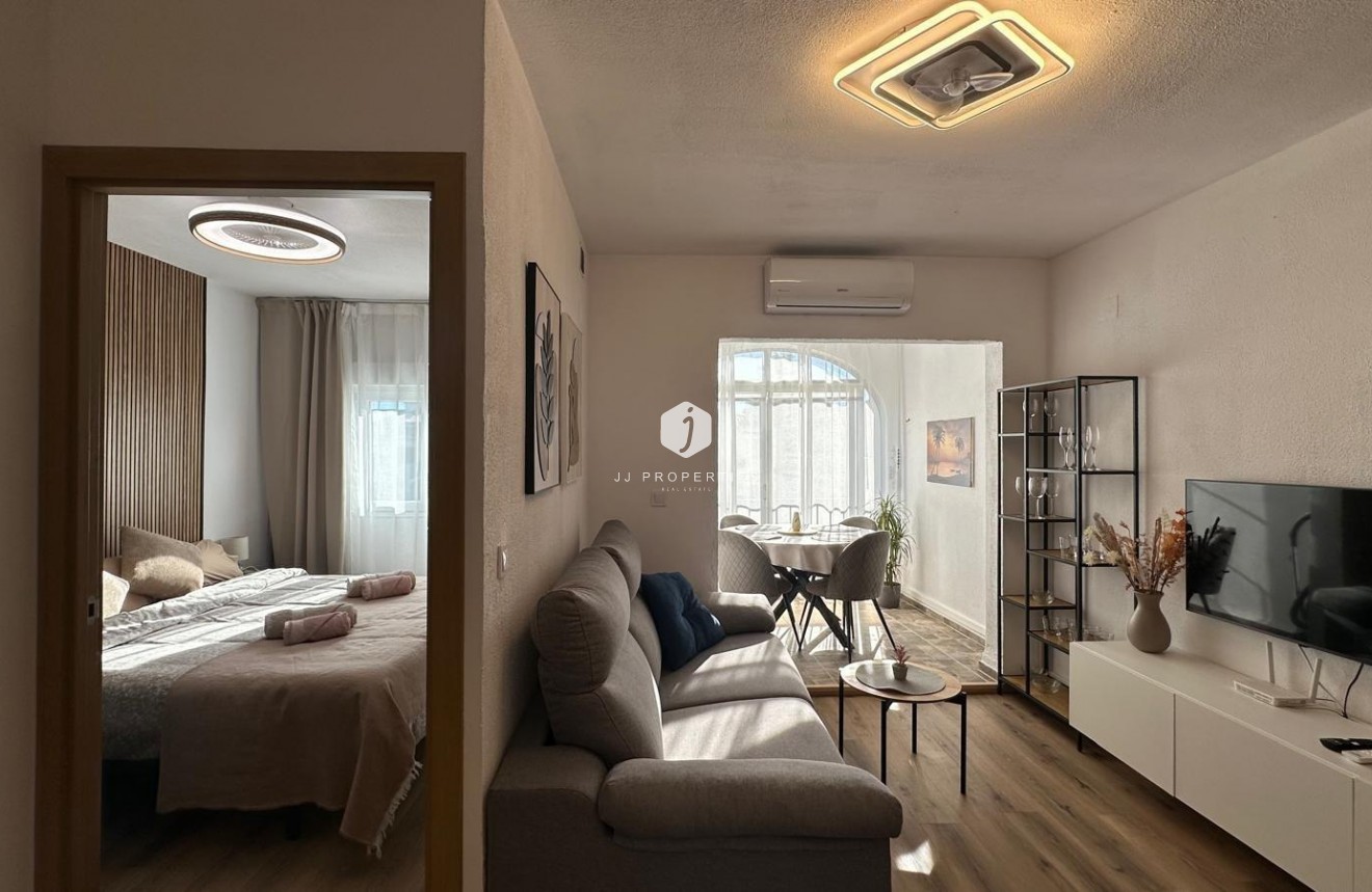 Resale - Bungalow -
Torrevieja - Los Balcones - Los Altos del Edén