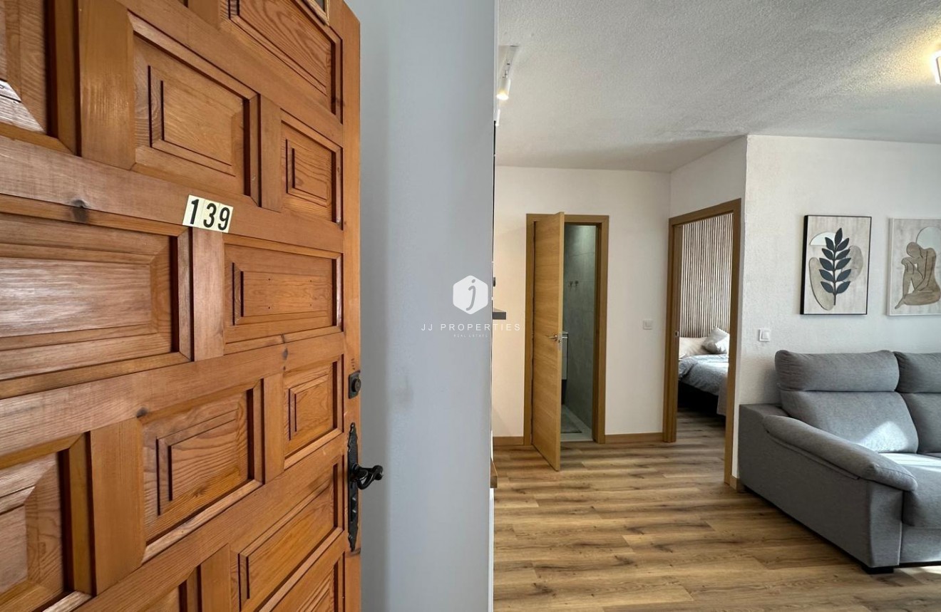 Resale - Bungalow -
Torrevieja - Los Balcones - Los Altos del Edén