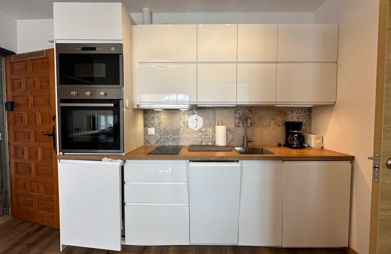 Resale - Bungalow -
Torrevieja - Los Balcones - Los Altos del Edén