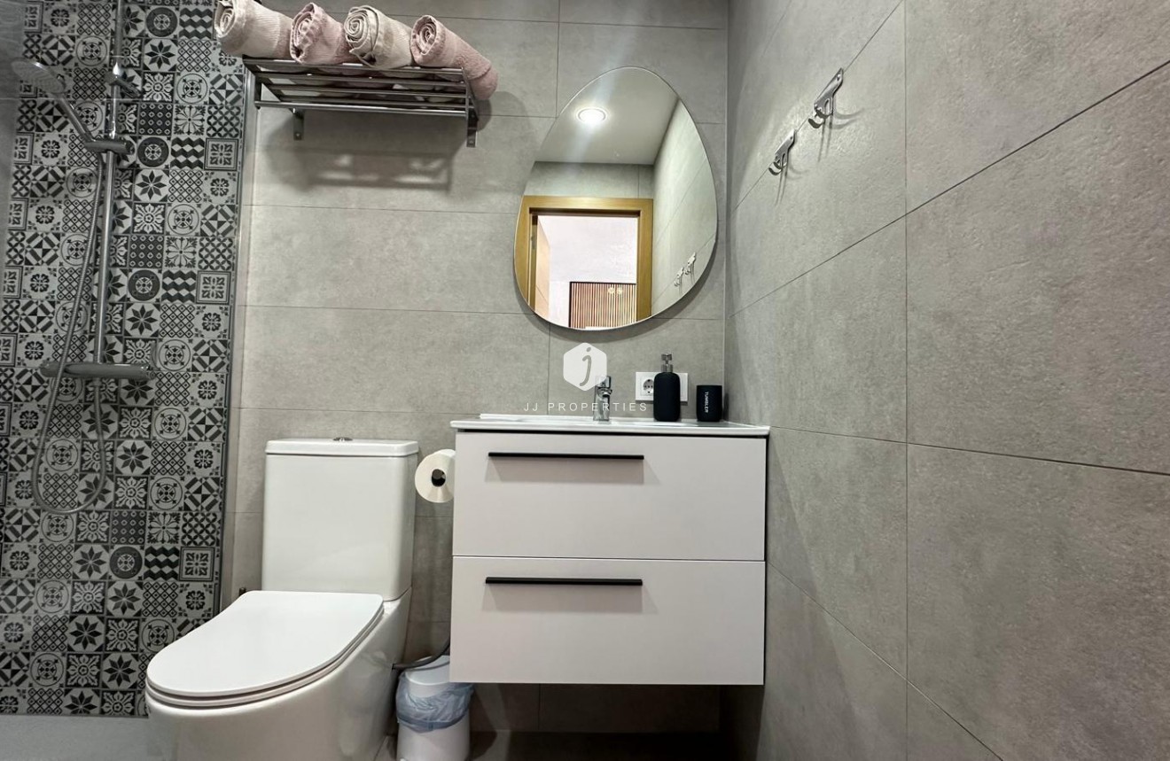 Resale - Bungalow -
Torrevieja - Los Balcones - Los Altos del Edén