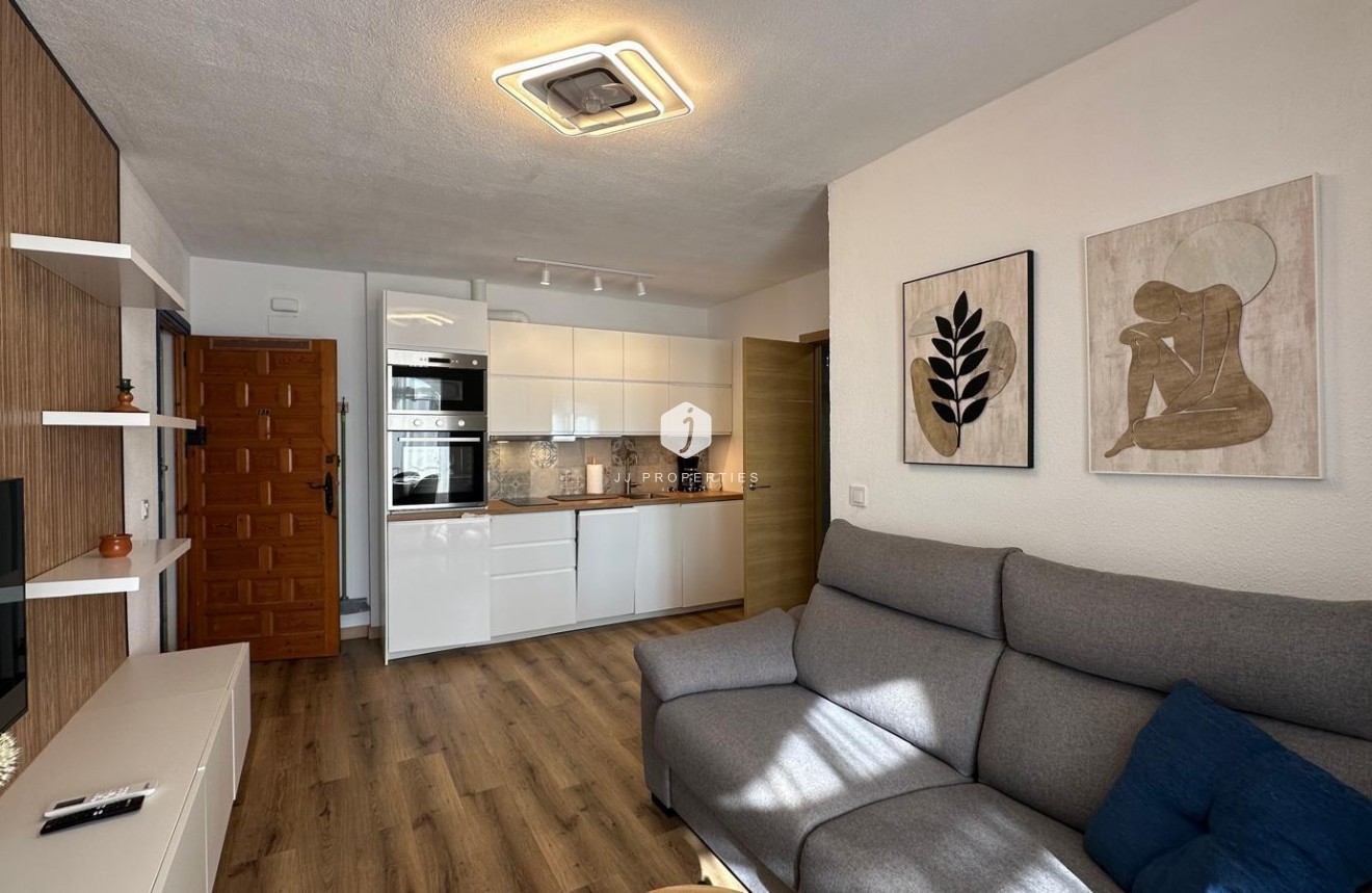 Resale - Bungalow -
Torrevieja - Los Balcones - Los Altos del Edén