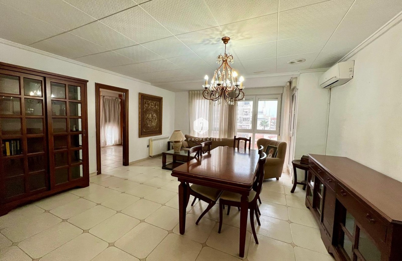 Aus zweiter Hand - Wohnung -
Torrevieja - Centro