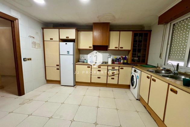 Aus zweiter Hand - Wohnung -
Torrevieja - Centro