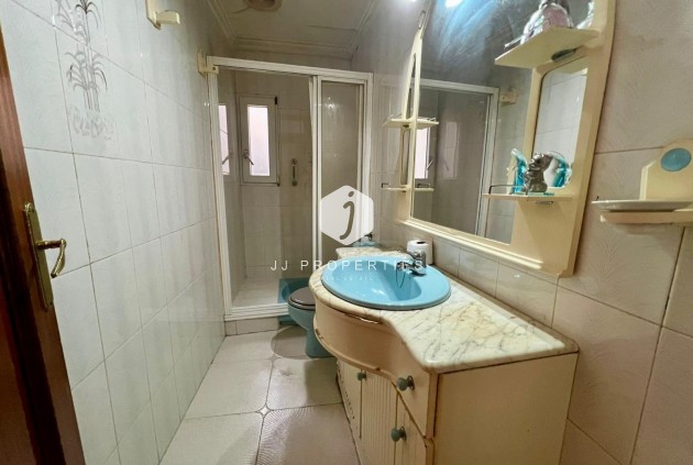 Aus zweiter Hand - Wohnung -
Torrevieja - Centro