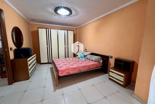 Aus zweiter Hand - Wohnung -
Torrevieja - Centro