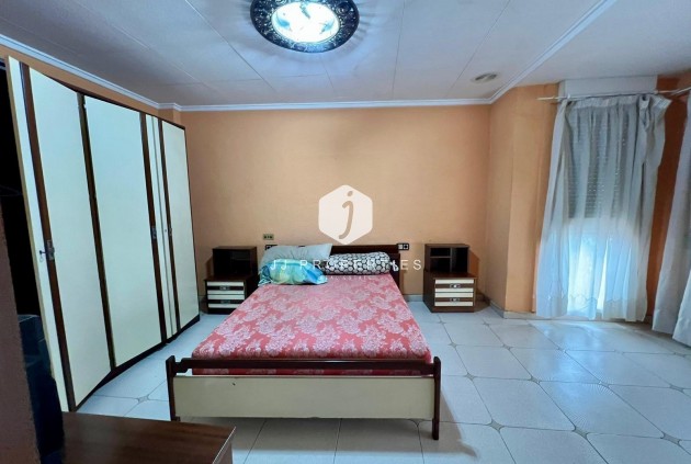 Aus zweiter Hand - Wohnung -
Torrevieja - Centro