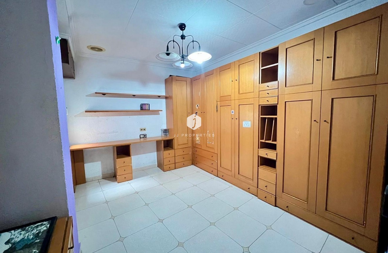 Aus zweiter Hand - Wohnung -
Torrevieja - Centro