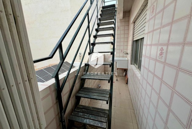 Aus zweiter Hand - Wohnung -
Torrevieja - Centro