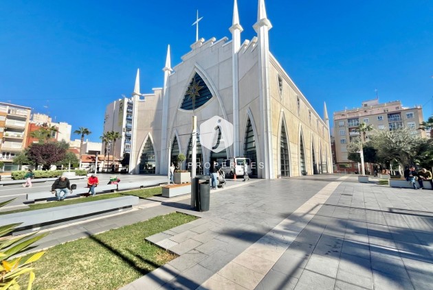 Aus zweiter Hand - Wohnung -
Torrevieja - Centro