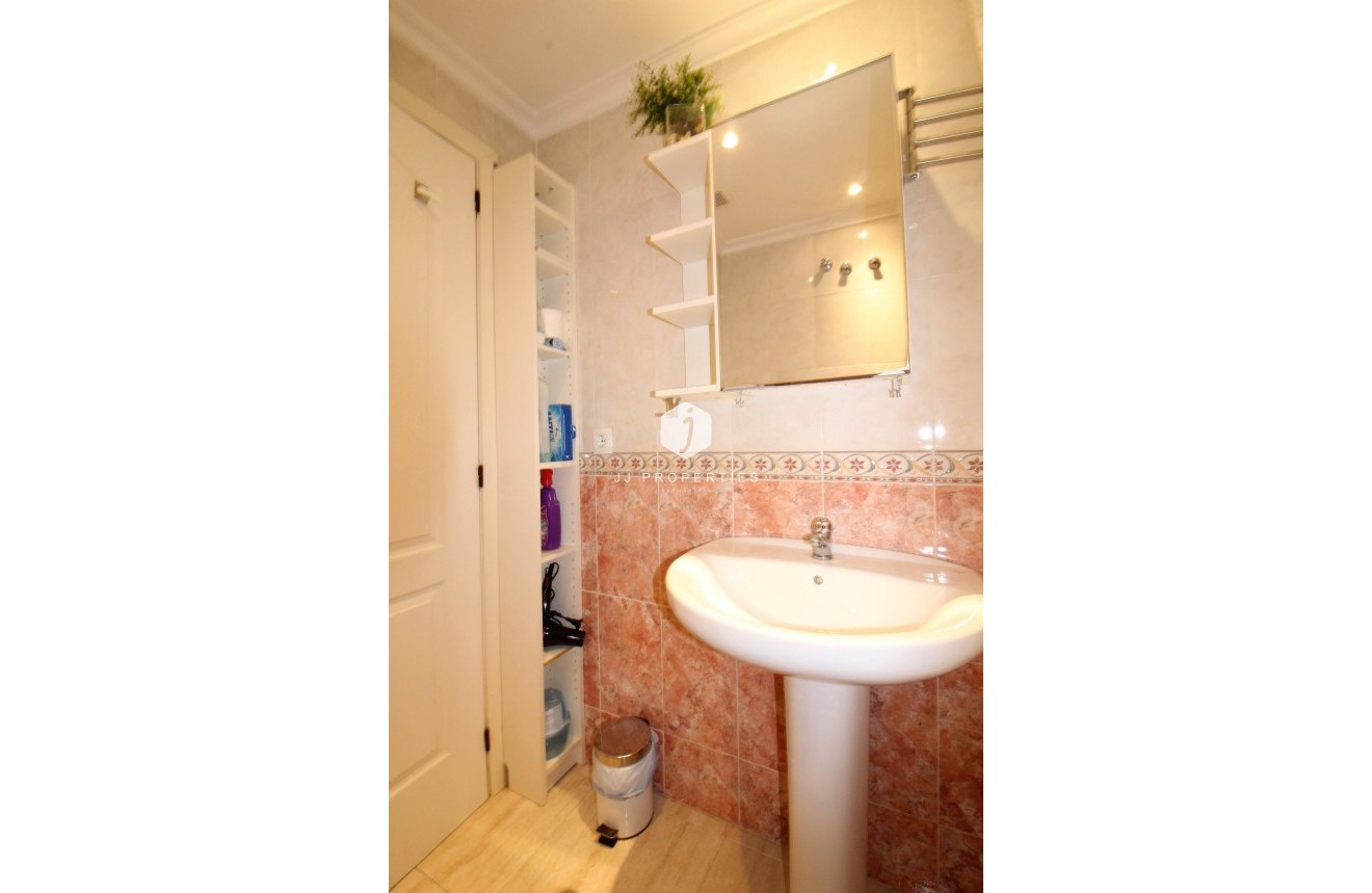 Aus zweiter Hand - Wohnung -
Torrevieja - Centro