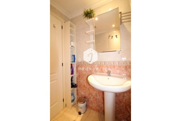 Aus zweiter Hand - Wohnung -
Torrevieja - Centro