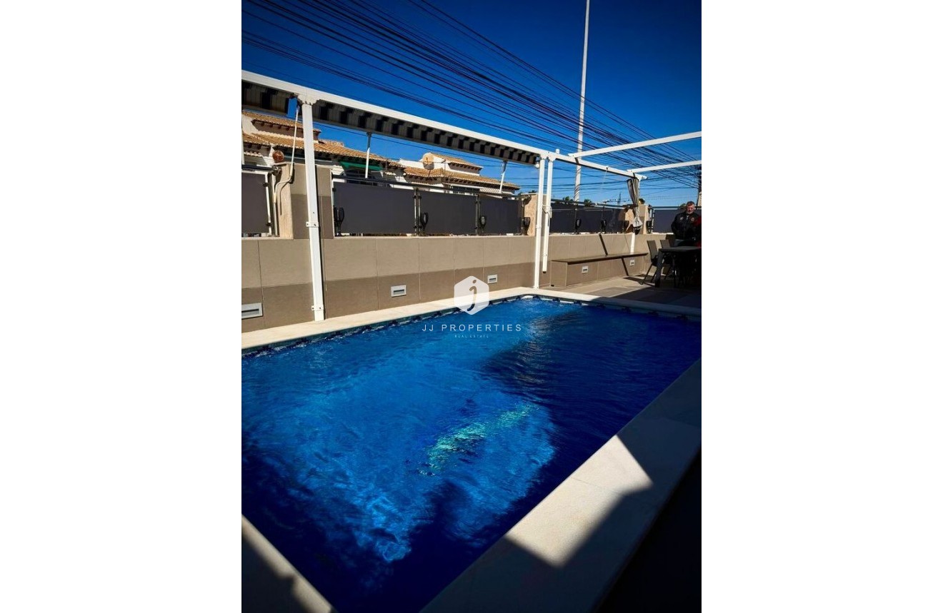 Resale - Villa -
Los Balcones - Barrio Los Balcones - Los Altos del Edén