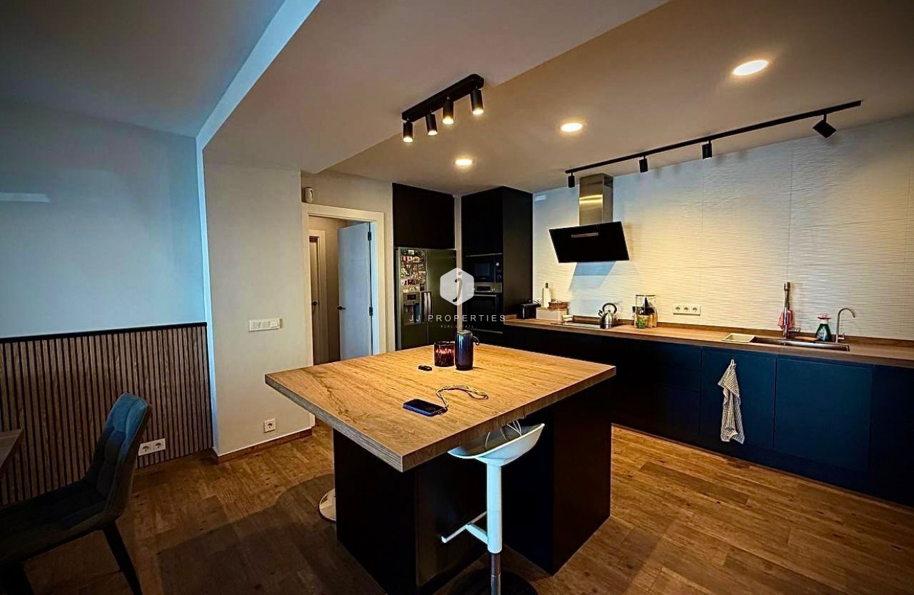 Resale - Villa -
Los Balcones - Barrio Los Balcones - Los Altos del Edén