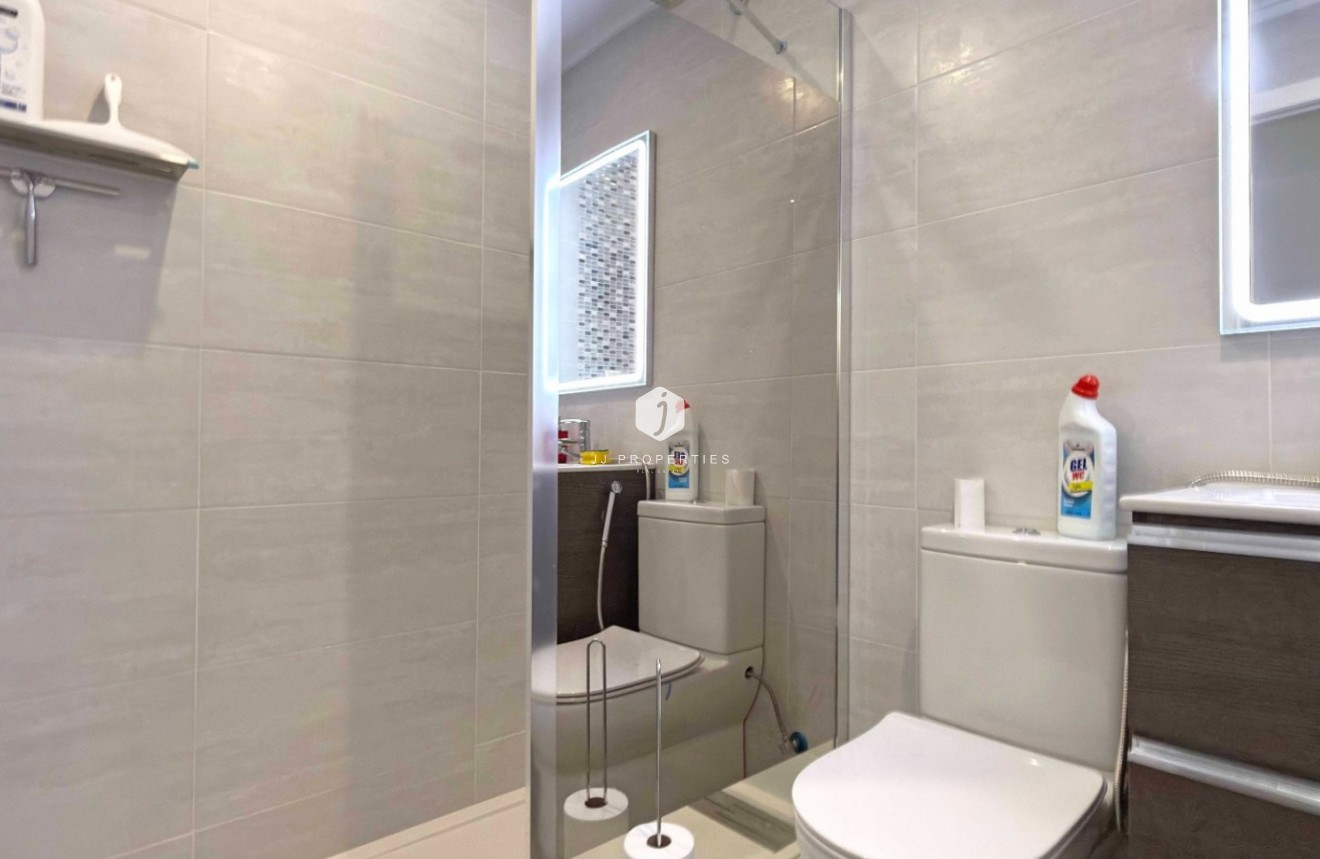 Resale - Bungalow -
Orihuela Costa - Costa Blanca