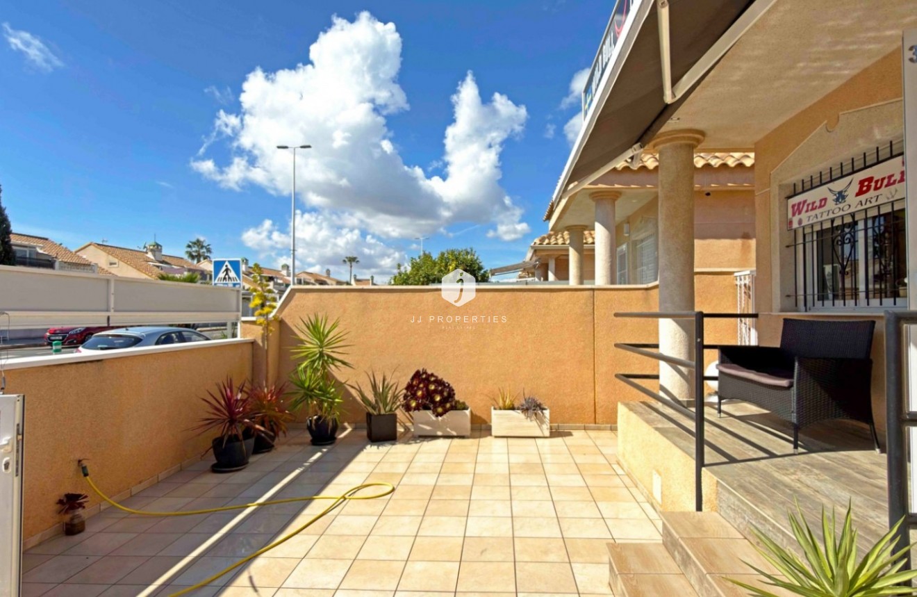 Resale - Bungalow -
Orihuela Costa - Costa Blanca