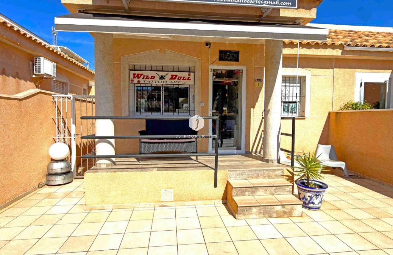 Resale - Bungalow -
Orihuela Costa - Costa Blanca