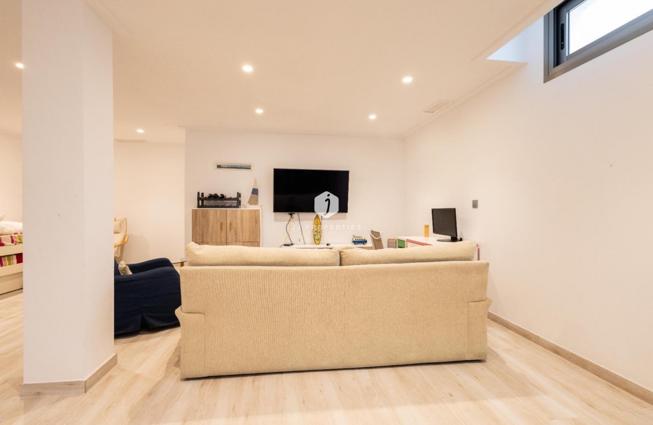 Resale - Villa -
Orihuela Costa - Costa Blanca