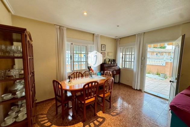 Resale - Villa -
Torrevieja - Costa Blanca