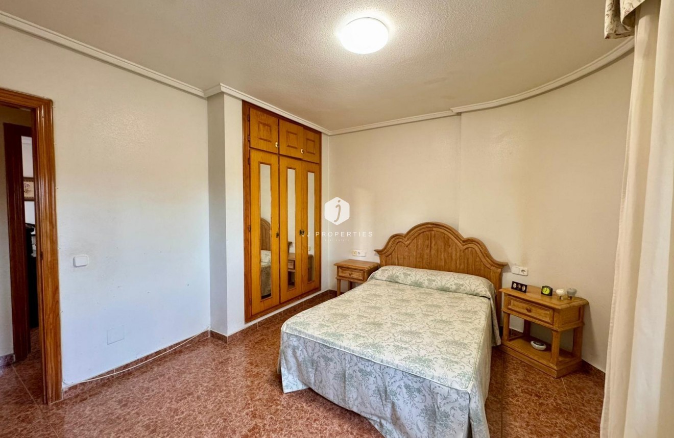 Resale - Villa -
Torrevieja - Costa Blanca