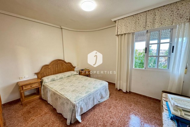 Resale - Villa -
Torrevieja - Costa Blanca