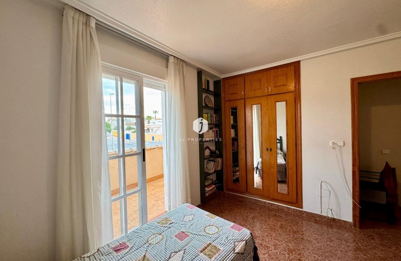 Resale - Villa -
Torrevieja - Costa Blanca