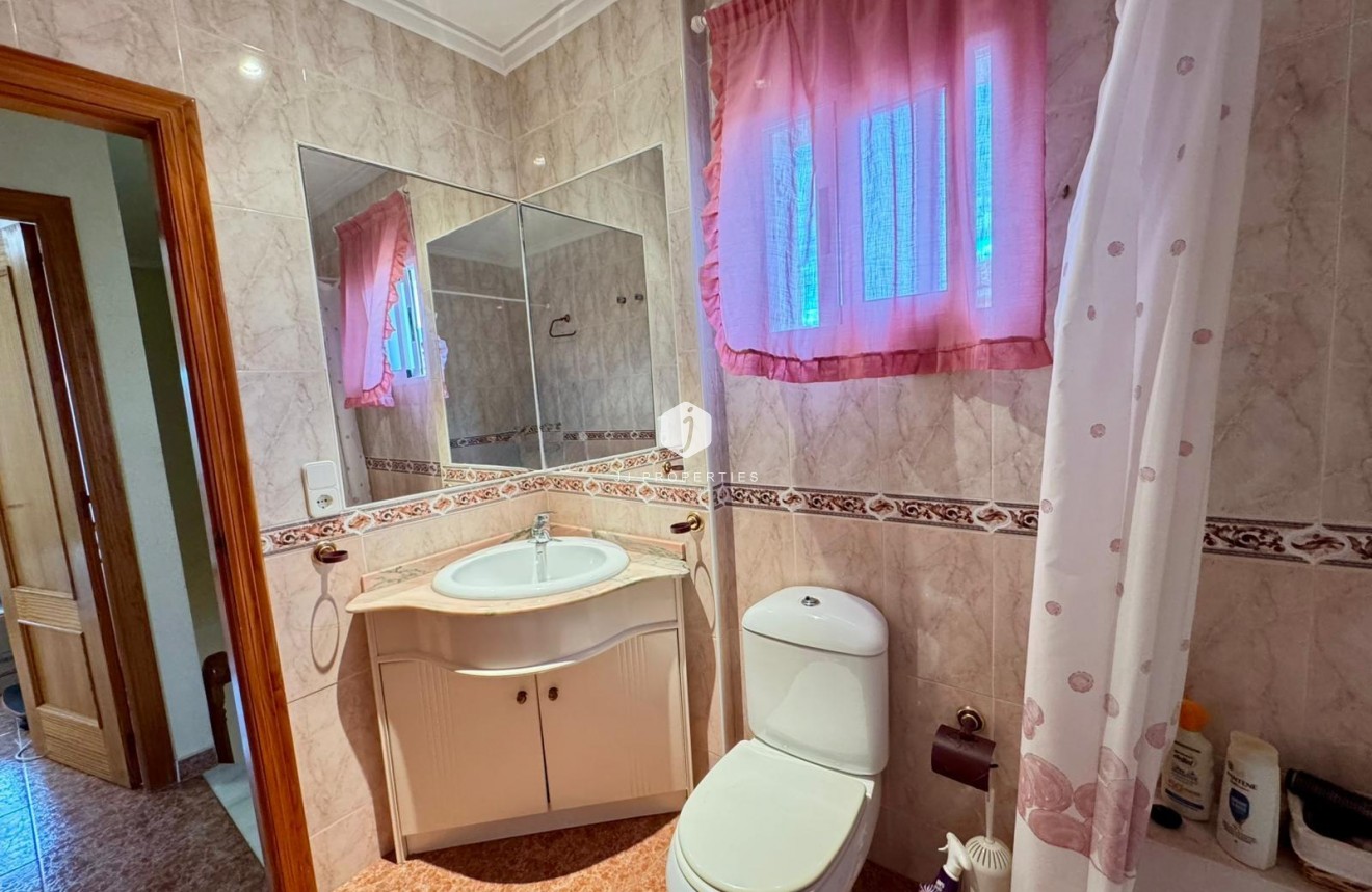 Resale - Villa -
Torrevieja - Costa Blanca