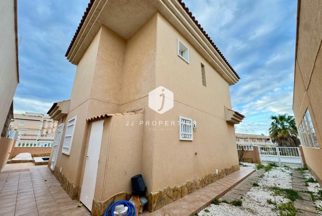 Resale - Villa -
Torrevieja - Costa Blanca