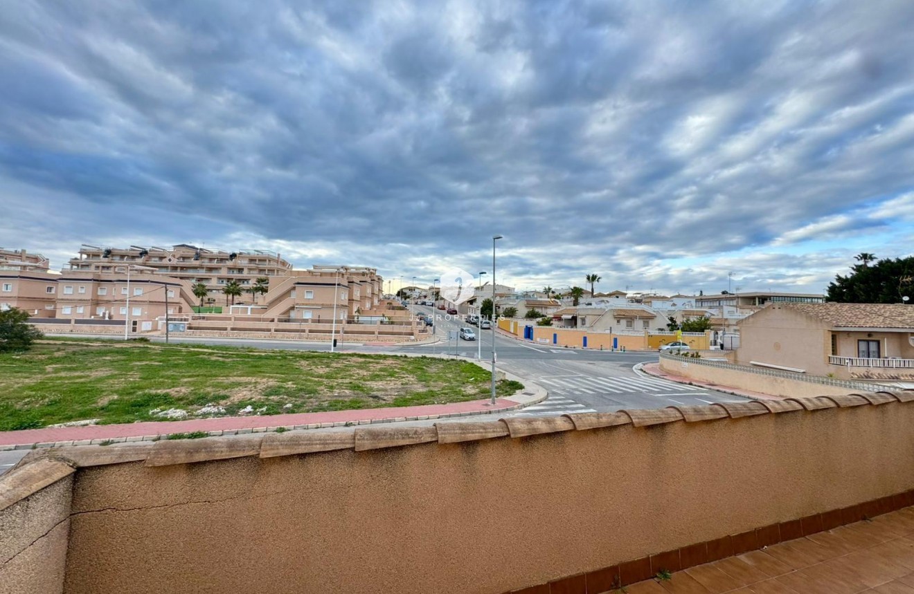 Resale - Villa -
Torrevieja - Costa Blanca