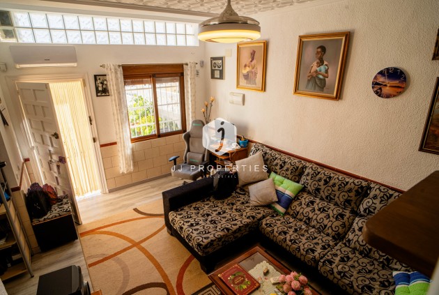 Resale - Chalet -
Torrevieja - Costa Blanca