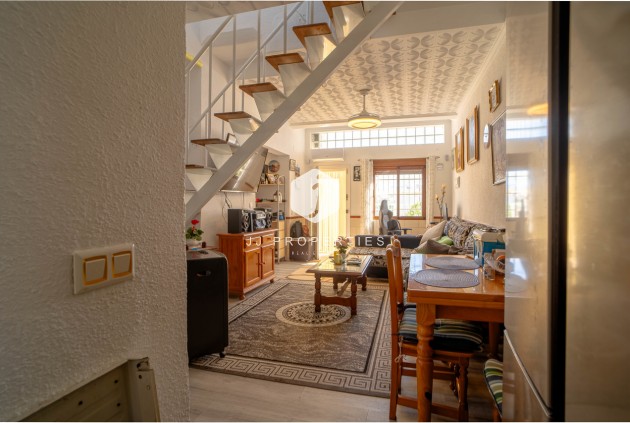 Resale - Chalet -
Torrevieja - Costa Blanca