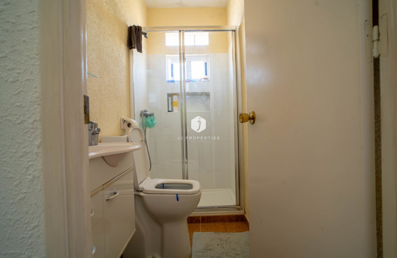 Resale - Chalet -
Torrevieja - Costa Blanca