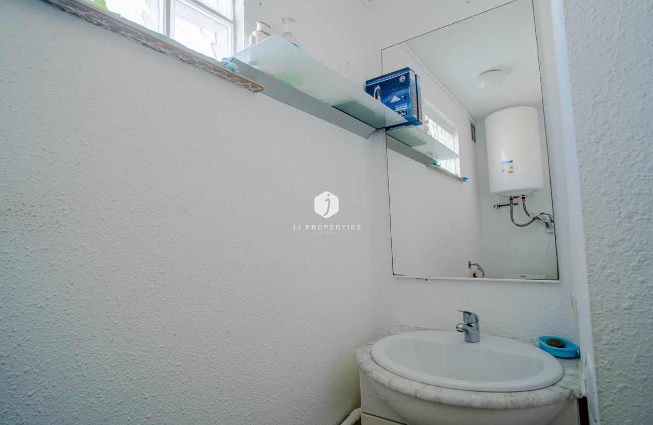 Resale - Chalet -
Torrevieja - Costa Blanca